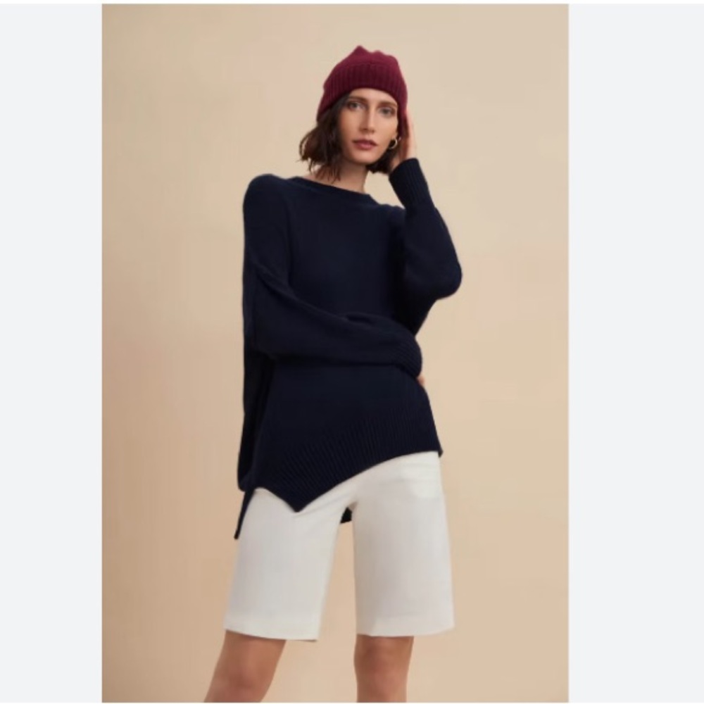 NWOT!  EXPRESS Knit Crew Neck Black Sweater.